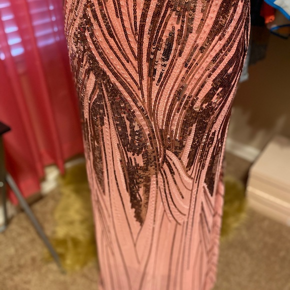 Formal beautiful Dres Dusty Rose - Picture 2 of 8